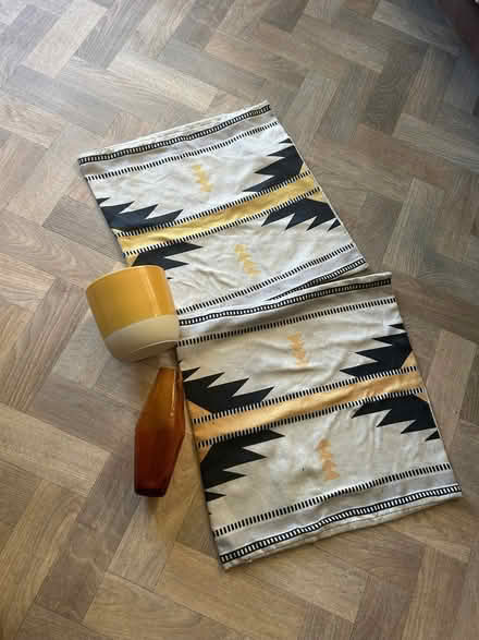 Photo of free Cushion covers and vase pot (Northmoor OX29) #1