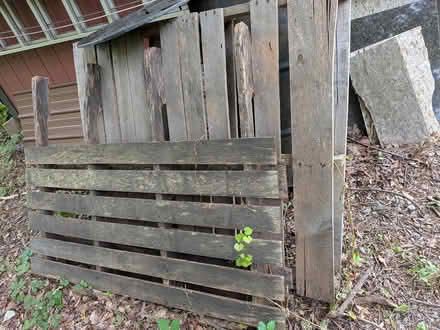 Photo of free 2 palets (near Spring Ridge frederick) #1