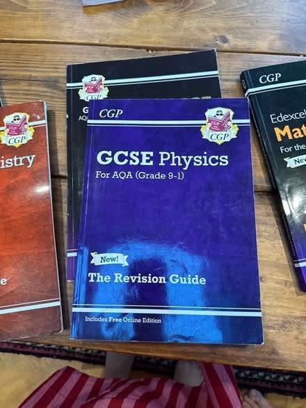 Photo of free GCSE revision guides (St Albans AL4) #3