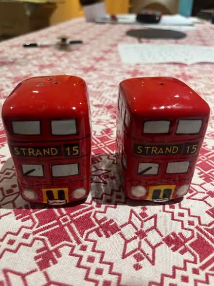 Photo of free London buses salt and pepper shaker (Brook Green W14) #2