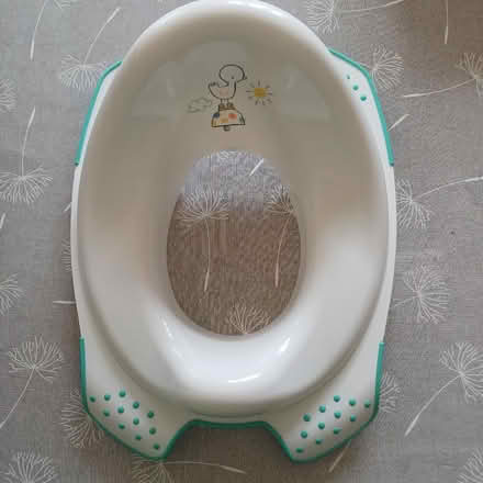 Photo of free Fred &Flo growing up toilet seat, unused & child step. (Panshanger AL7) #2