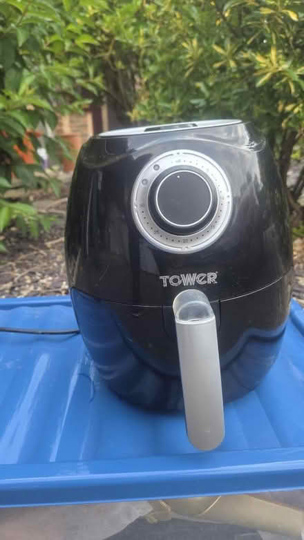 Photo of free Working single airfryer (Basildon SS13) #1