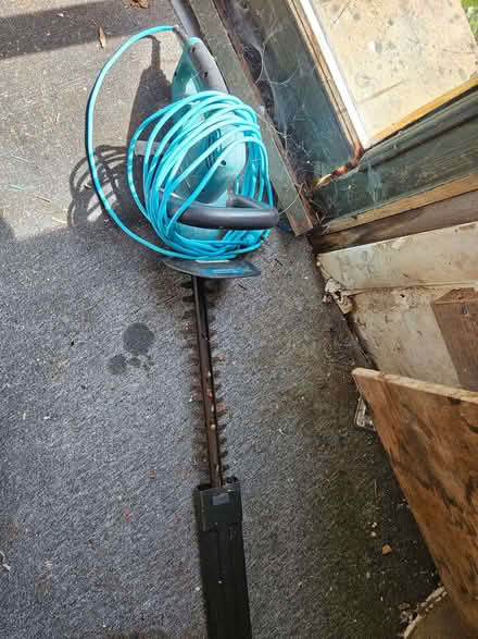 Photo of free Hedge trimmer (Woodingdean BN2) #1