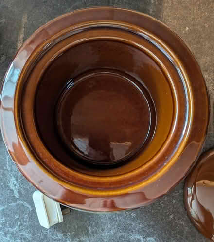 Photo of free Small slow cooker (Chesterfield S41) #2