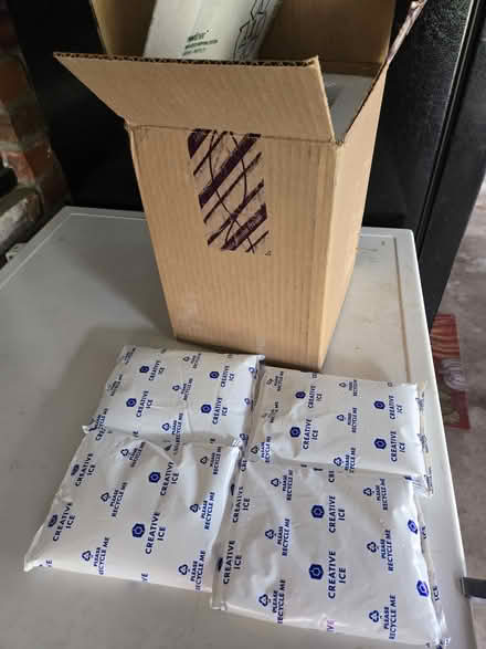 Photo of free Insulated shipping box (near downtown Littleton) #1
