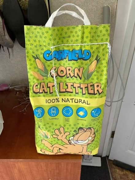 Photo of free Cat litter and litter trays. (Garsington OX44) #1