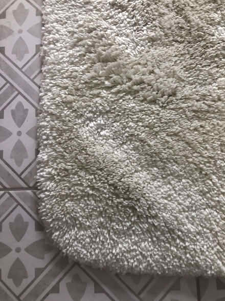 Photo of free White rug / runner - machine washable (Ely CB6) #1