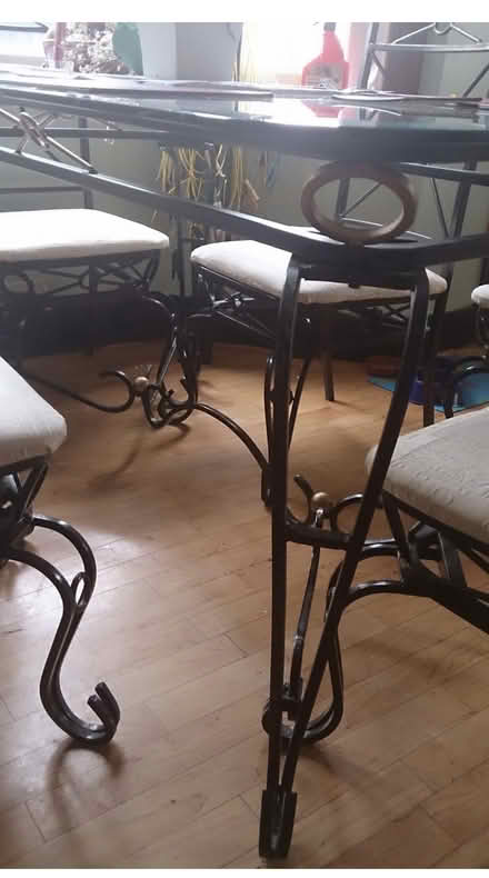 Photo of free Dinner table (Croydon) #4