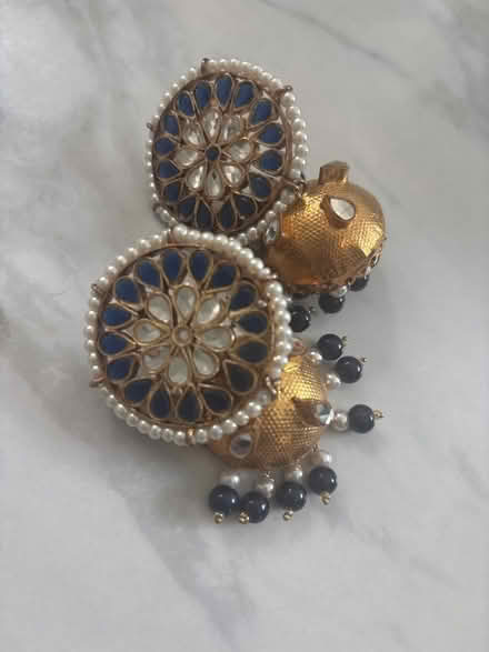 Photo of free Turquoise sari, pink suit material and jewellery (Kenilworth CV8) #2