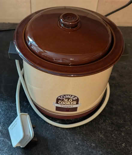 Photo of free Small slow cooker (Chesterfield S41) #1