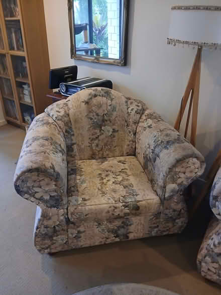 Photo of free 3 piece lounge suite (Mount Cotton) #4