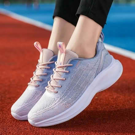 Photo of Size 6 Women's shoes (Woodhouse, LS3) #1