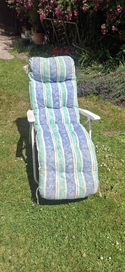 Photo of free Garden seat (Isleworth TW7) #1