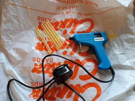 Photo of free Hot glue gun and sticks (West Ewell (KT19)) #1