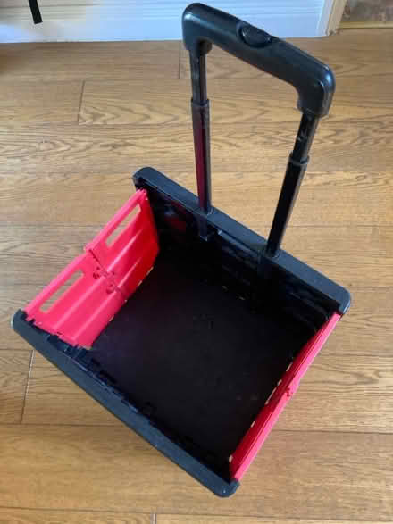 Photo of Box on wheels (Chineham RG24) #1