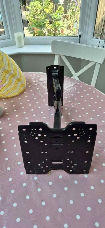 Photo of free 3 way heavy duty tv wall bracket (St Helier SM4) #2