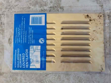 Photo of free Louvred vent gold 9" x 6" (GU2 Stoughton) #2