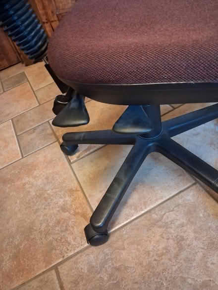 Photo of free Vector office chair (Fleetville) #2