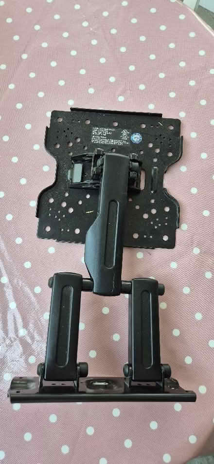 Photo of free 3 way heavy duty tv wall bracket (St Helier SM4) #1