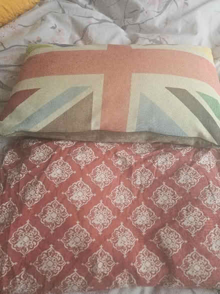 Photo of free Single duvet cover with pillow cover and jack union pillow (Oxford OX4) #1