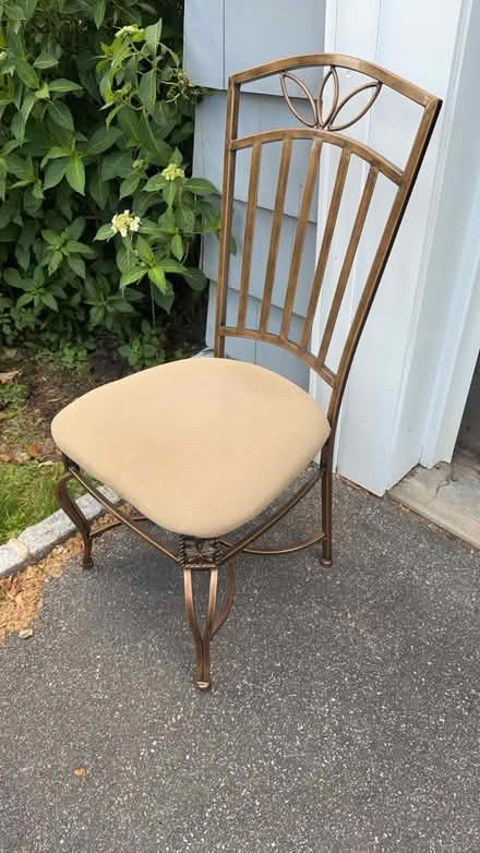Photo of free Single chair (Scarsdale) #1
