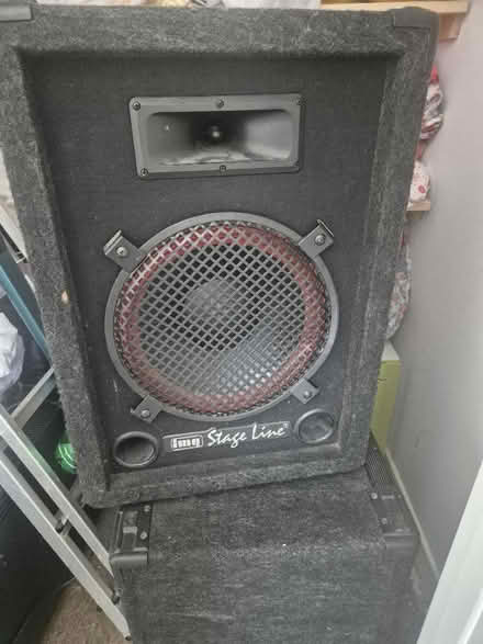 Photo of free 2 very large speakers (Ballingry KY5) #1