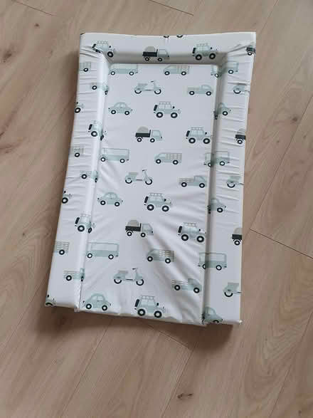 Photo of free Changing mat (hemel hempstead) #1