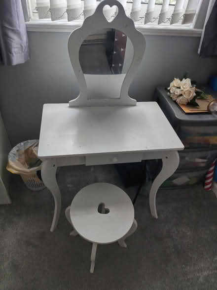 Photo of free Dressing table (Hull. HU7) #1