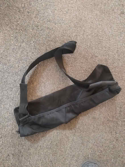 Photo of free Arm/shoulder/Elbow sling (Risinghurst OX3) #1