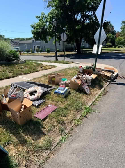 Photo of free Curb alert (190 S grand Avenue, Pough NY) #1