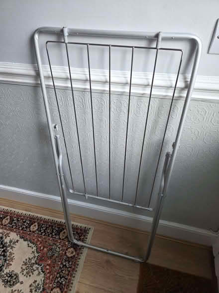 Photo of free Drying rack (Lion Gate TW9) #1