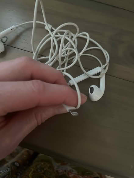 Photo of free iPhone earphones (BS9) #2
