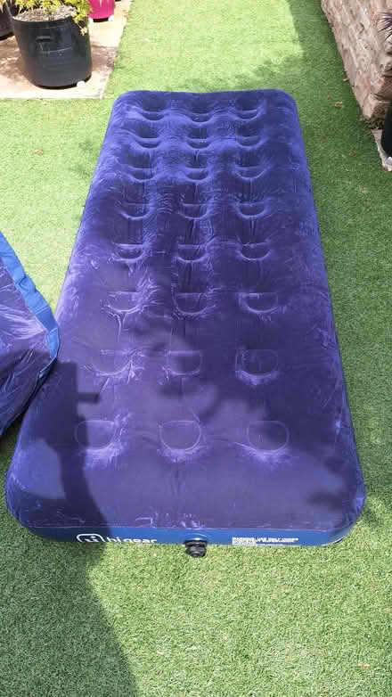 Photo of free Three single airbeds (Abingdon-on-Thames OX14) #3