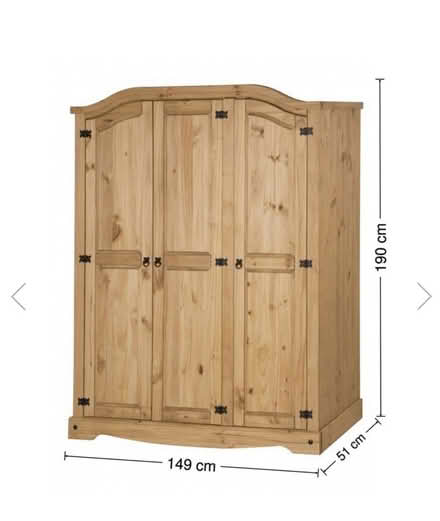 Photo of free this lovely triple wardrobe to give away (Battersea SW11) #1