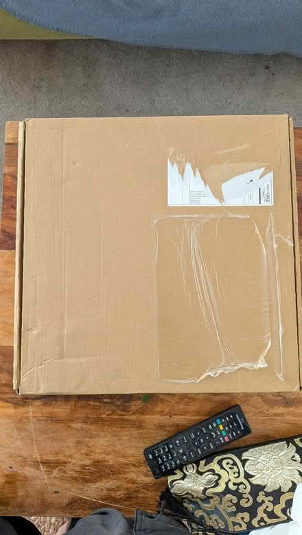 Photo of free Laptop/tablet packing material (Castlepoint BH8) #1