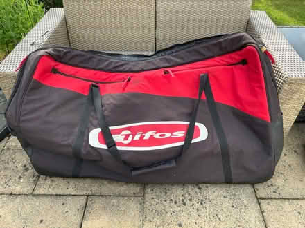Photo of free Tifosi padded bicycle travel bag (West Wickham) #1