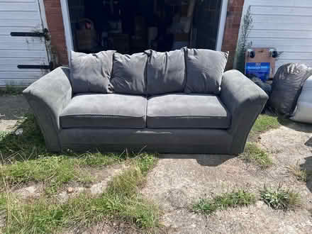 Photo of free Sofa (RM13 8LH) #4