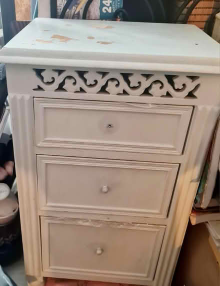 Photo of free Small chest of drawers (Harlesden) #2