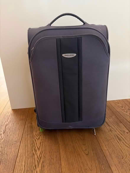 Photo of free Hand Luggage Suitcase (Esher KT10) #1