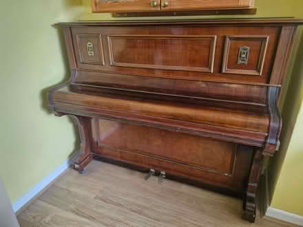 Photo of free Upright Piano (Standerwick BA11) #1