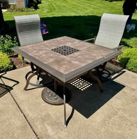 Photo of free Outdoor table and four chairs (Hershey Run- 19804) #4