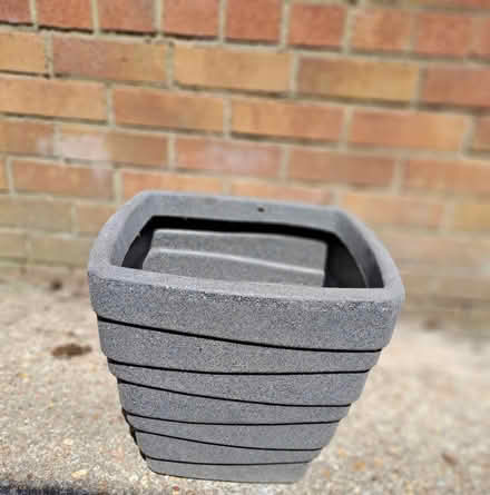Photo of free Plastic Garden Plant Pot (Harefield SO19) #1