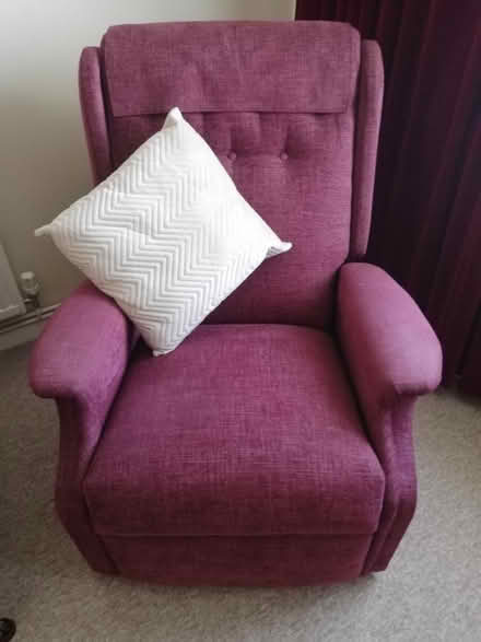 Photo of free 3 Piece Suite (BS30) #2