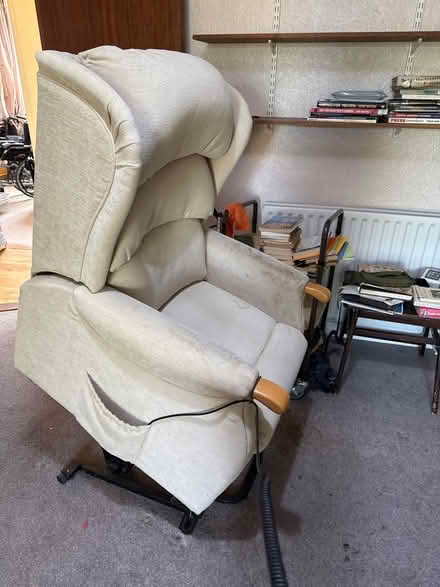 Photo of free riser recliner chair petite (BR5) #2