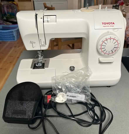 Photo of free Sewing machine (Hoxton) #1