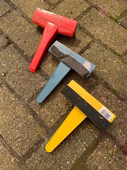 Photo of free 3 ice scrapers (Malvern WR14) #2