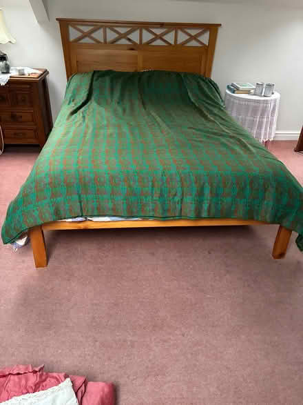 Photo of free Large curtain & other fabrics (Flemingston CF62) #1