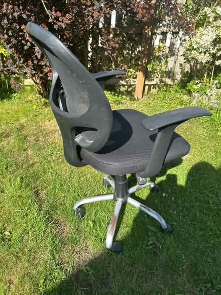 Photo of free Cadair swyddfa/ office chair (Tregarth LL57) #3