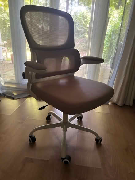 Photo of free Desk chair light grey (Brixton SW2) #4