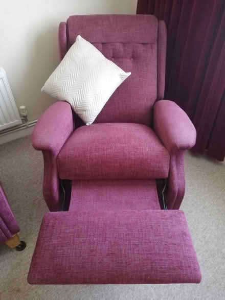 Photo of free 3 Piece Suite (BS30) #3